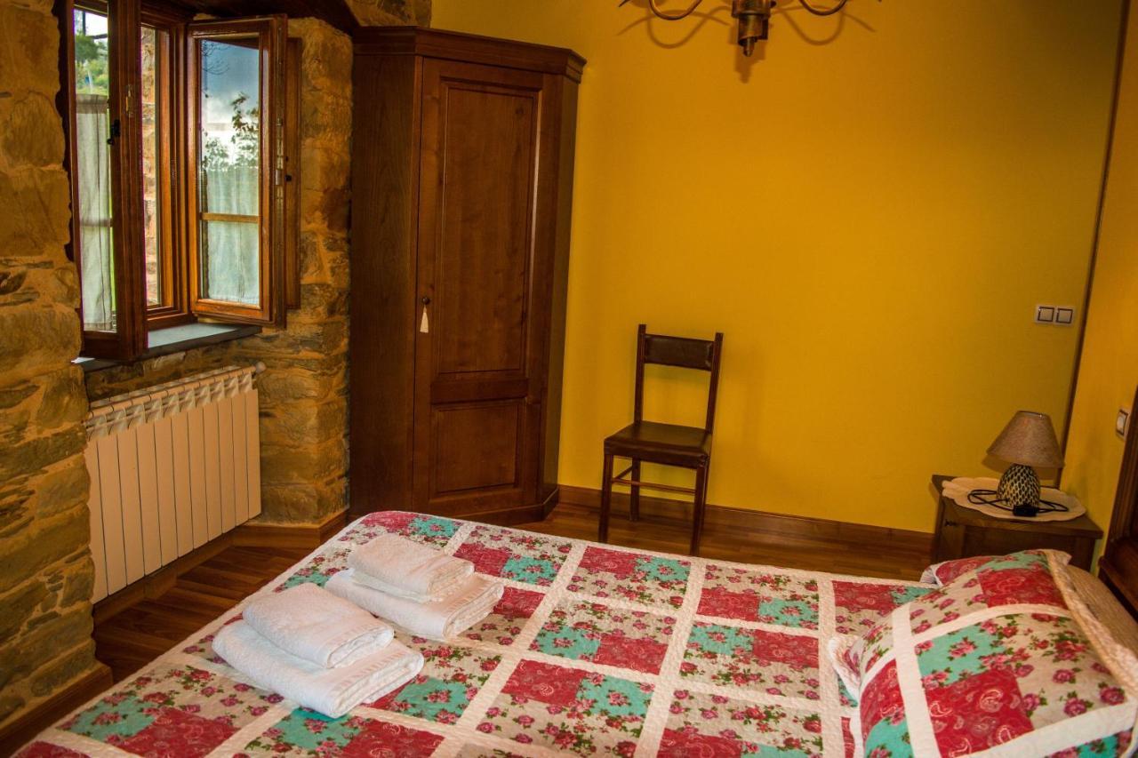 Apartamentos Rurales Tia Vicenta Santa Eulalia de Oscos Esterno foto