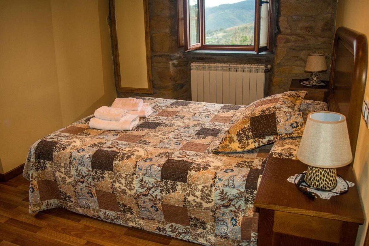 Apartamentos Rurales Tia Vicenta Santa Eulalia de Oscos Esterno foto