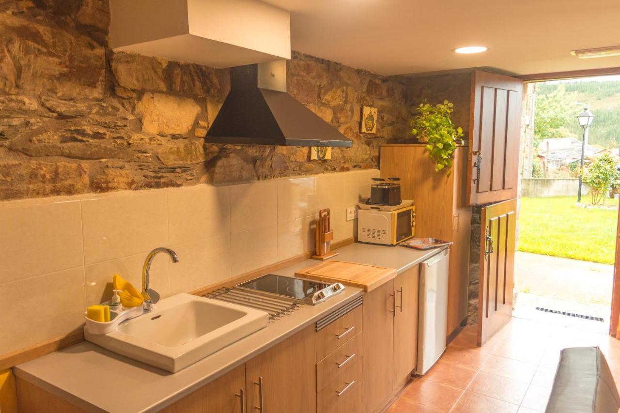 Apartamentos Rurales Tia Vicenta Santa Eulalia de Oscos Esterno foto